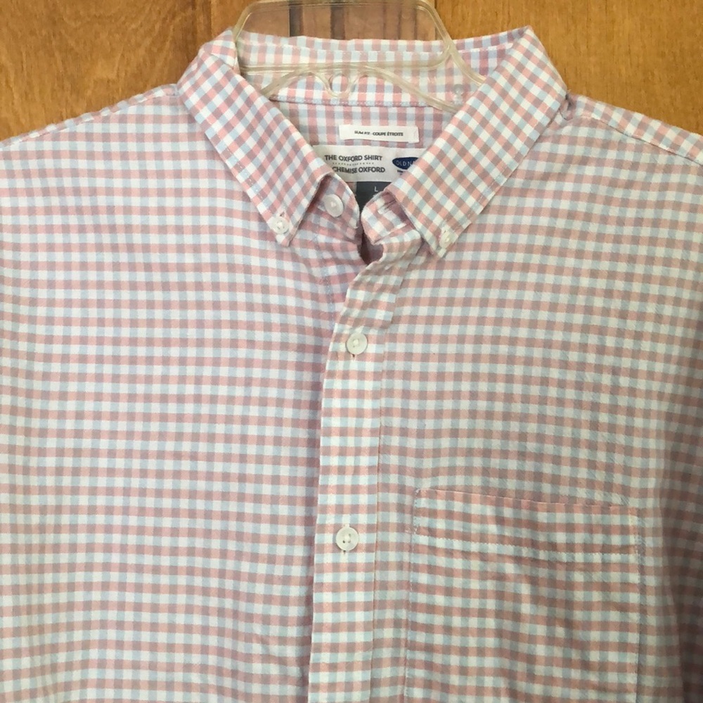 Light Pink and blue men’s button up!🌟